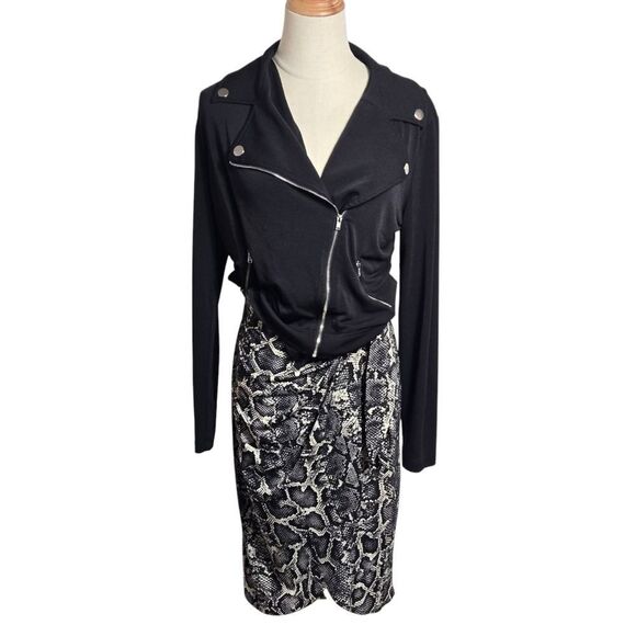 Show Me Your MUMU Black and White Stretch Wrap Style Skirt - Picture 7 of 7